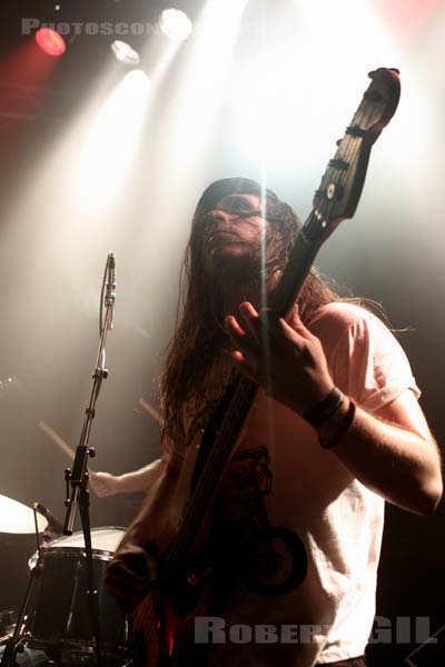 FUZZ - 2013-09-24 - PARIS - Point Ephemere - Chad Ubovich
